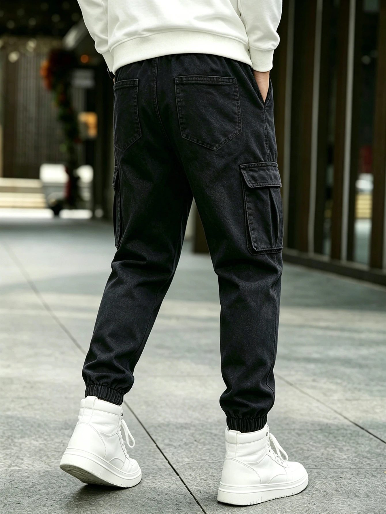 Męskie czarne spodnie cargo z  – Cargo Jogger Pants recenzja i cena