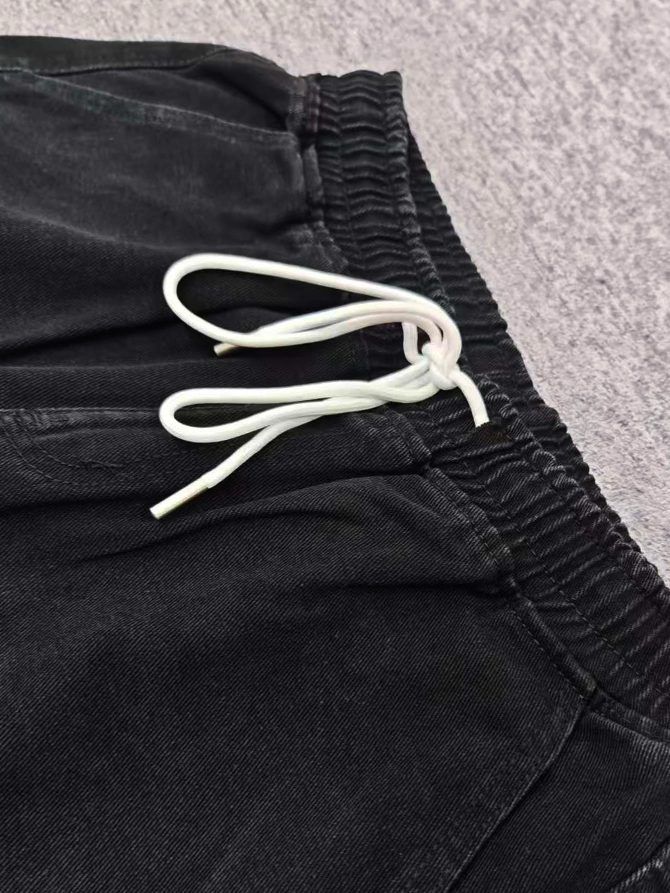 Męskie czarne spodnie cargo z  – Cargo Jogger Pants recenzja i cena